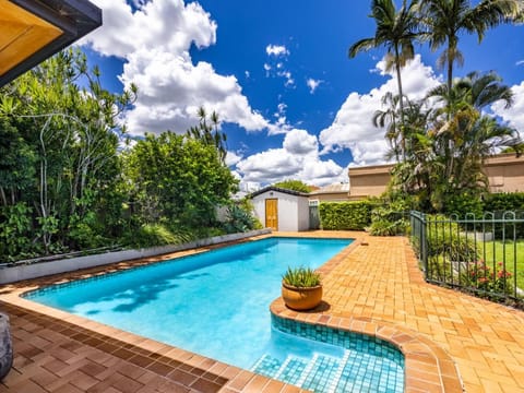 Modern 5Bedroom House w Outdoor Pool Robertson House in Brisbane