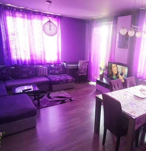 Апартамент за гости Lavender близо до летище София Condo in Sofia