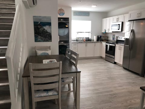 SPECIAL PRICING! BE THE FIRST! BRAND NEW 2BEDROOM/2BATHROOM BEACH HOME IN MARATHON FL KEYS! (CONDO TOWNHOME WITH FREE PARKING PRIVATE GARAGE) Maison in Marathon
