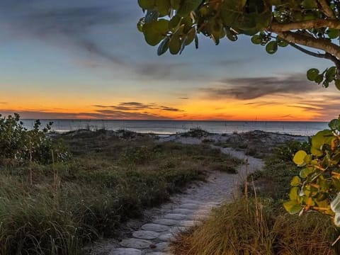 Walks On The Shore House in Indian Shores