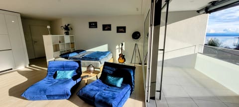 Day, View (from property/room), Balcony/Terrace, Living room