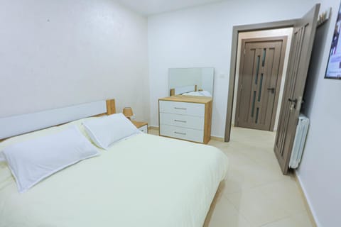 3 bed Akid Lotfi with parking Condominio in Oran