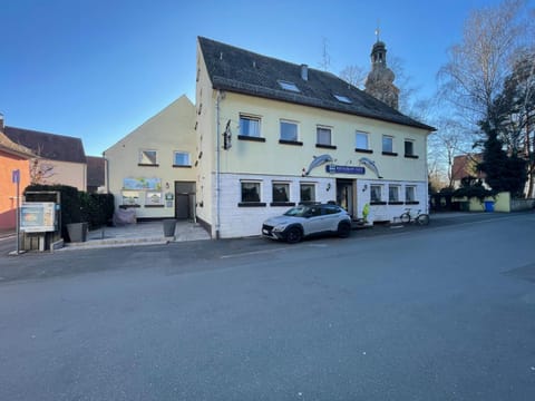 Gasthaus zur Schwarzen Olive Zimmer 8 Apartment in Erlangen