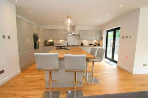 Luxury house in solihull House in Shirley