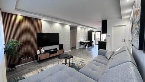 Communal lounge/ TV room, TV and multimedia, Living room, Seating area