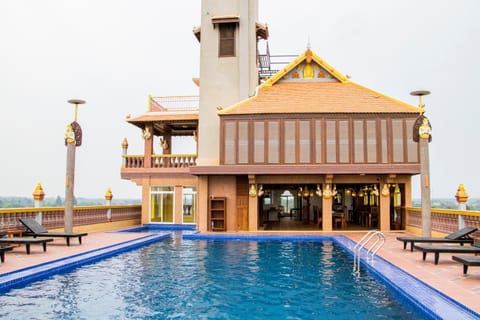 Day, Pool view, Swimming pool, sunbed