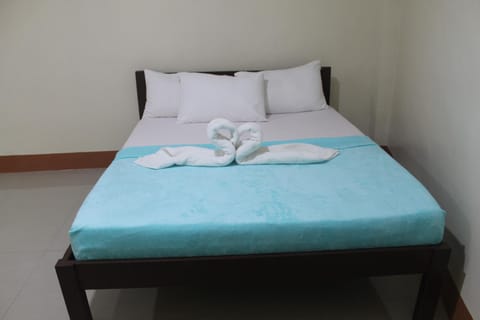 JUNLYN APARTELLE Bed and Breakfast in Panglao