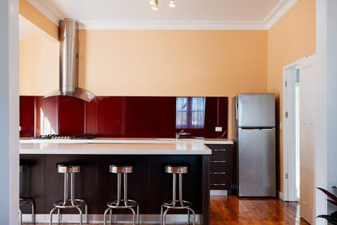 Elegant Goldfields Retreat Apartment in Castlemaine