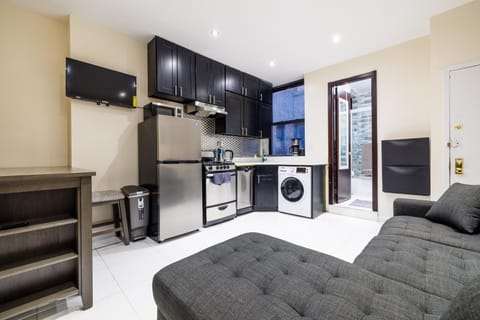 Discover the Comfort of Columbia University Area Copropriété in Upper West Side