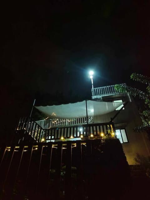 Overlooking Vacation house by Magayon Viewpoint Haus in Antipolo