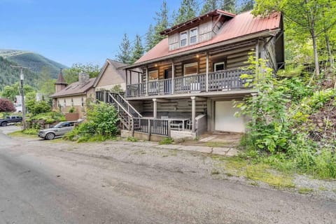 Where We Roam Log Cabin with Mountain Views Casa in Kellogg