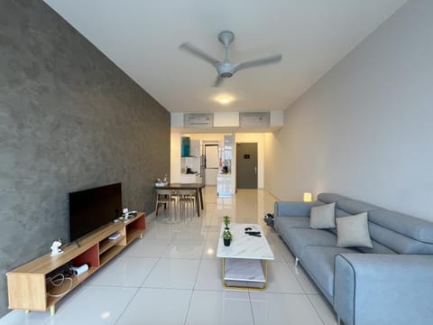 Rooftop - Sky Pool - 2BR Premium Homestay - Georgetown 城市 6 pax Bed and Breakfast in George Town