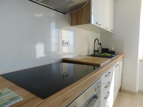 Kitchen or kitchenette, dishwasher, pet friendly, stove