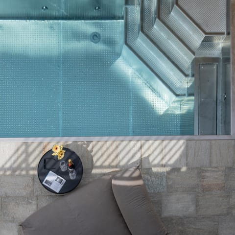 Pool view, Swimming pool