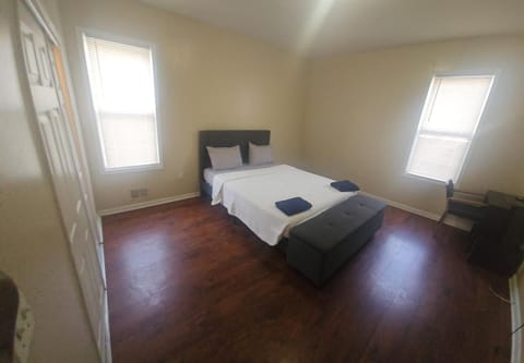 Staycation Haven In Newark City Condo in Irvington