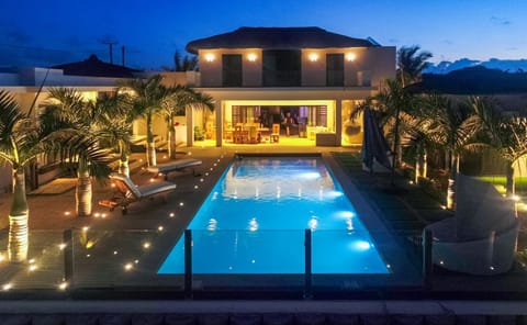 LUXUARY VILLA ASSYA 800m2 6 Bedrooms Big Swimming pool Next to Grand baie and Beaches Chalet in Mauritius