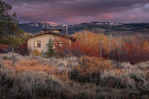 239 Aspen Meadows Rd Home - On Ski Hill Road House in Driggs