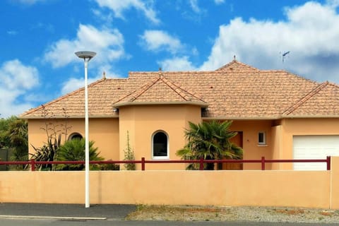 Havre de paix avec piscine pour 6 personnes Villa in Pornichet