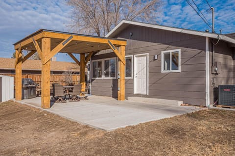 New Whomping Willow - Bright Cozy Downtown Home House in Fruita