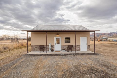 Property building, Facade/entrance, Street view, Quiet street view