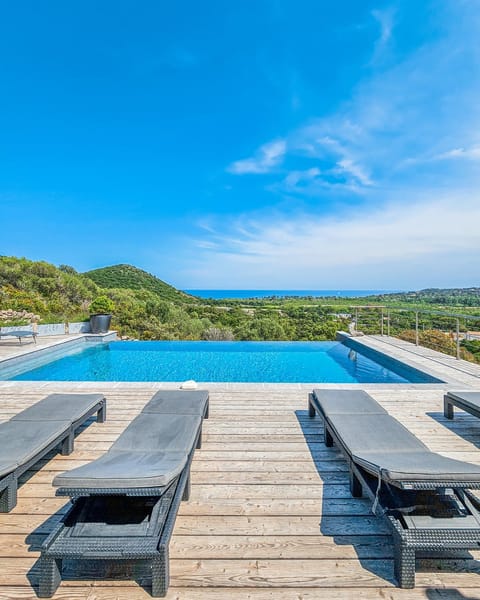 Villa Lavu Santu piscine privée vue mer/montagnes Villa in Zonza
