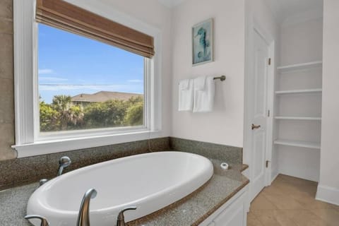 5 Bed 5 Bath Luxury Beach Front Home w/Ocean Views Condo in Tybee Island