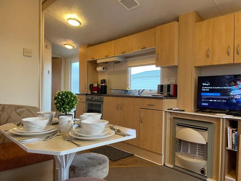 BelLa VistA - Holiday Home On The Beach Campground/ 
RV Resort in Tendring District