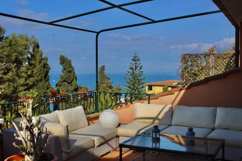 Patio, Day, Natural landscape, View (from property/room), Balcony/Terrace, Seating area, Sea view