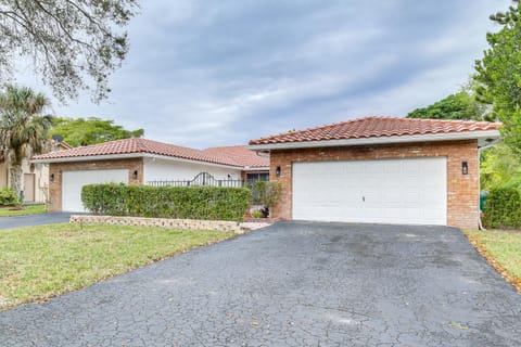 Modern Coral Springs Home Close to Everglades! Haus in Coral Springs
