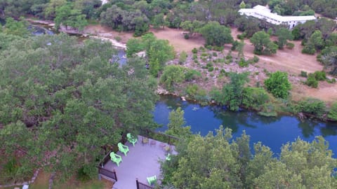 Gruene Vista on the Guadalupe - river view, 1 mile from Gruene, 3 miles from Schlitterbahn! Haus in New Braunfels