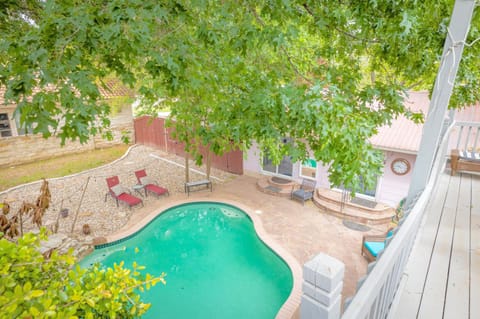 Edgewater Escape- relaxing 4 bedroom Guadalupe riverfront home! House in New Braunfels