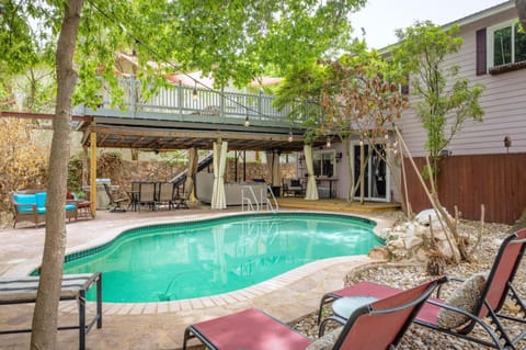 Edgewater Escape- relaxing 4 bedroom Guadalupe riverfront home! House in New Braunfels