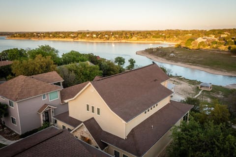 The Great Escape- large Canyon Lake waterfront home, sleeps 11! House in Canyon Lake