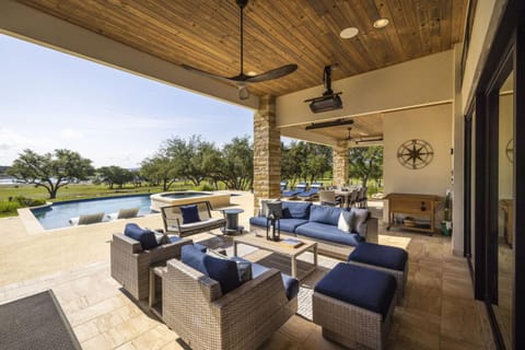 Whispering Waters - Luxury Home with pool on Canyon Lake, sleeps up to 10! House in Canyon Lake