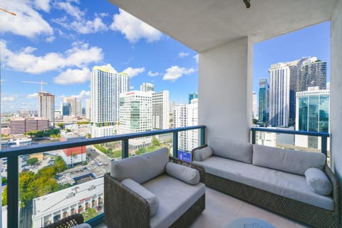 Patio, View (from property/room), Seating area, City view