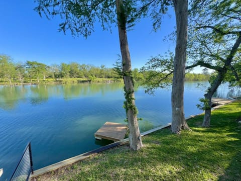 Cypress Shores - New Build! 4 bed/ 2.5 bath on the shores of Lake Dunlap. House in New Braunfels