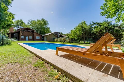 EL CABEZON chalets de campo House in Funes