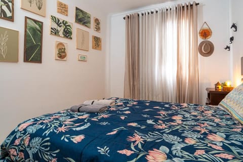 Bed, Photo of the whole room, Decorative detail, Bedroom