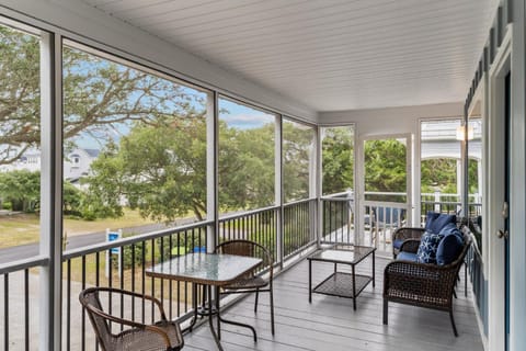 Renovated w Modern Amenities Near Oak Island Pier House in Oak Island