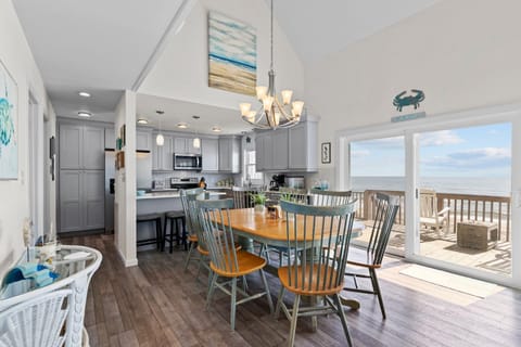 Oceanfront Cottage w 3 Floors & Renovated Kitchen Escape to Narnia House in Oak Island