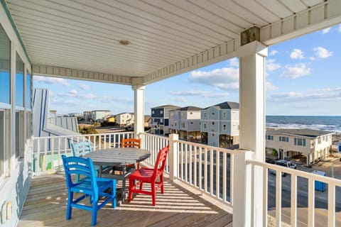 Luxurious 2nd Row Home w Private Pool, Elevator & Ocean Views House in Oak Island