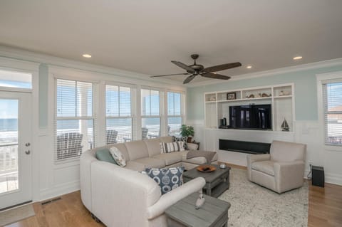 NEW! Oceanfront w Direct Access to Beach & View of Pier The Seventh Wave House in Oak Island