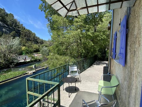 Maison atypique pour 4 avec terrasse à Fontaine-de-Vaucluse, Luberon - FR-1-767-5 House in Fontaine-de-Vaucluse