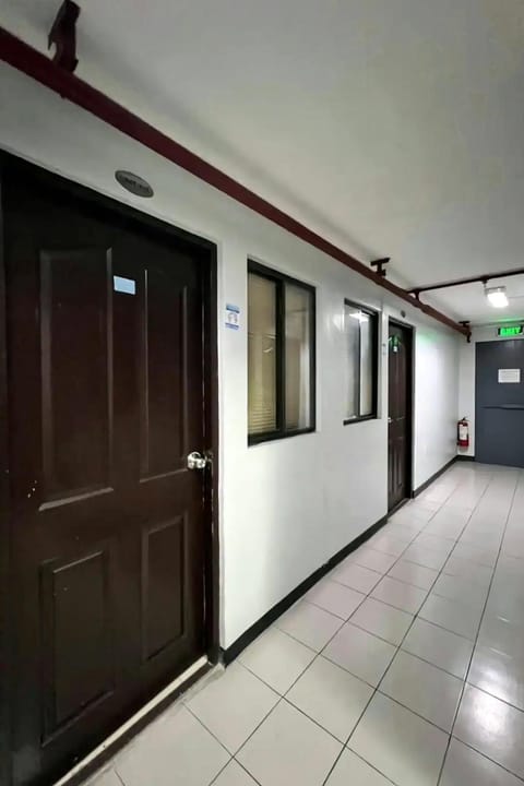 Elegant 2BR Condo with Pool & WIFI Apartment in Bacoor