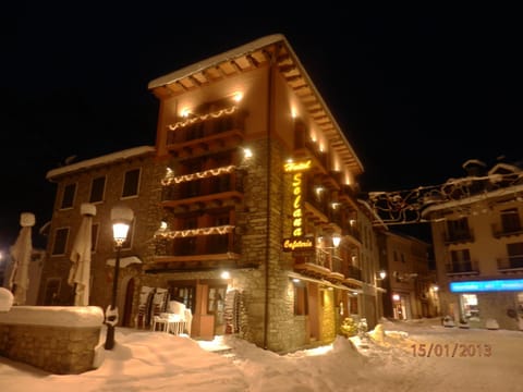 Facade/entrance, Winter