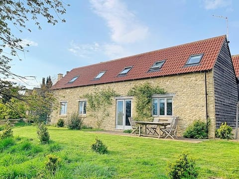 Tranquil cottage in heart of Cotswolds House in Stroud District
