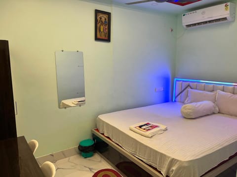 OYO Hotel Sweet Dream Hotel in Kolkata