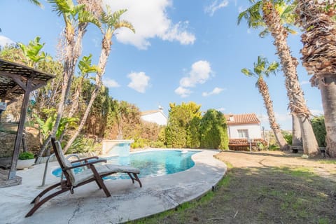 Pool view, Swimming pool, sunbed