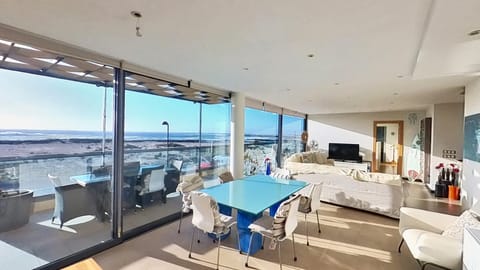 Natural landscape, TV and multimedia, View (from property/room), Balcony/Terrace, Living room, Photo of the whole room, Seating area, Dining area, Bedroom