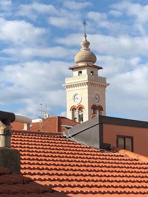 Property building, Neighbourhood, City view